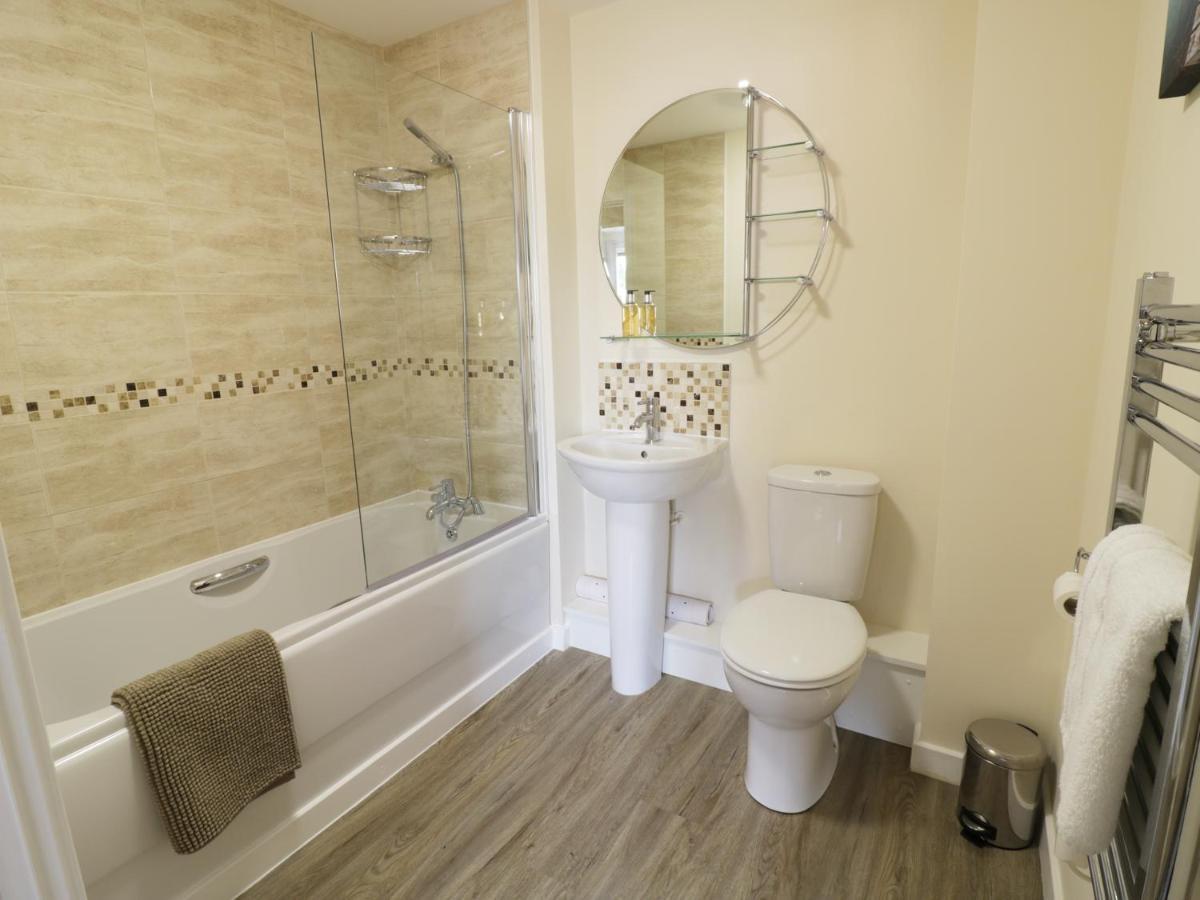 5 Windermere Stourport Екстериор снимка